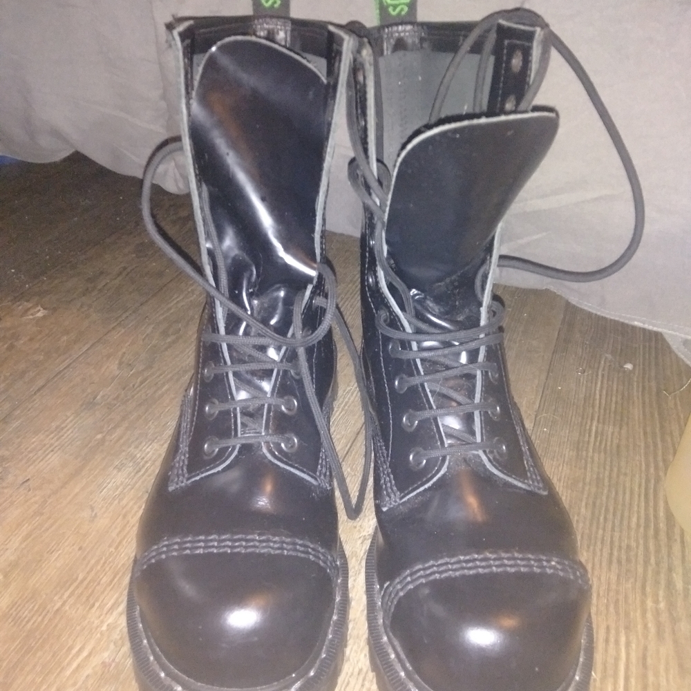 Solovair 8 steal toe black